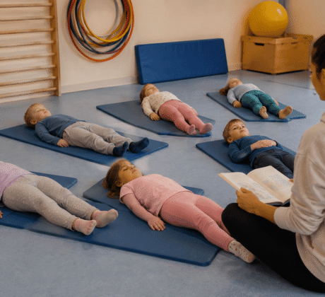 Ruhezeit im Kinderraum mit Vorlesen